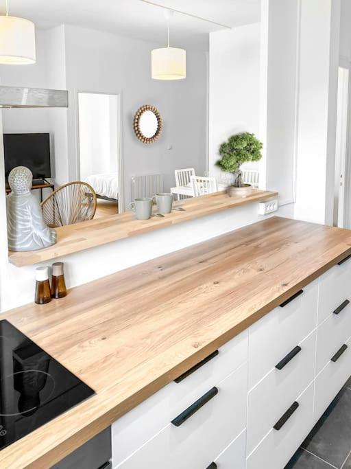 Lumineux Pres Des Remparts Apartment *